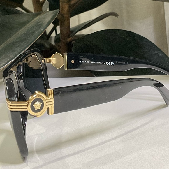 VERSACE VINTAGE ICON PILOT SUNGLASSES - Picture 2 of 8